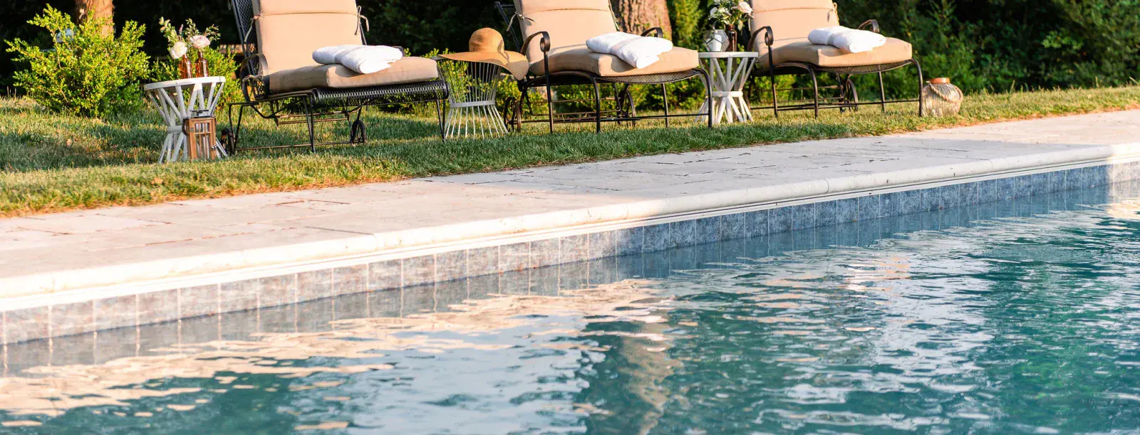 Pool with hot tub and bluestone patio